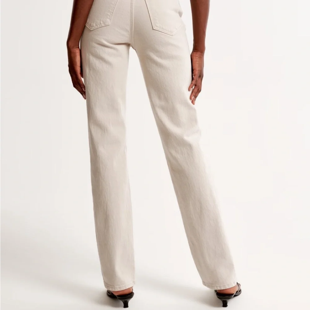 •ABERCROMBIE AND FITCH• 90s Straight Off White Jeans Ultra High Rise Stone